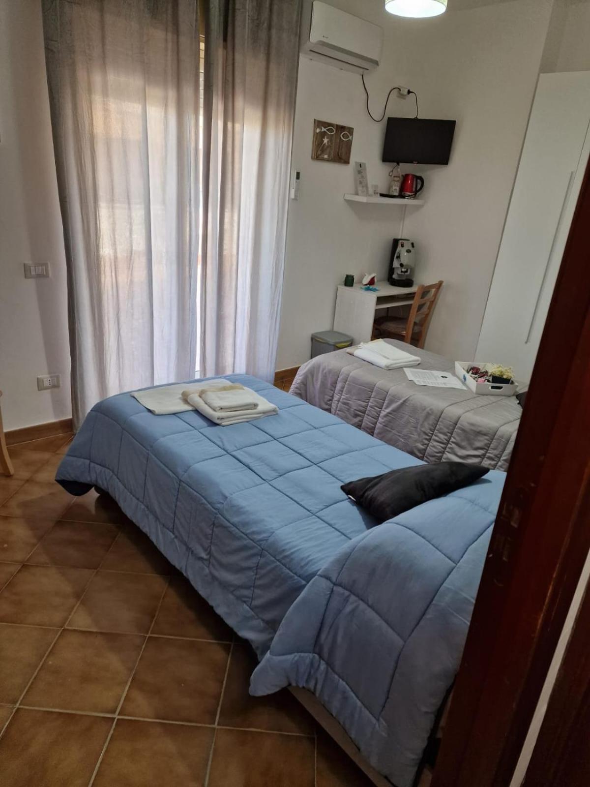B&B Le Stanze Di Aurora Palermo Bagian luar foto